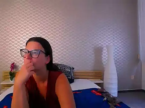 VictoriaCage webcam