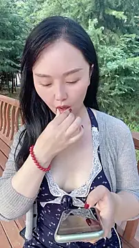 lylxili Live Webcam on Stripchat
