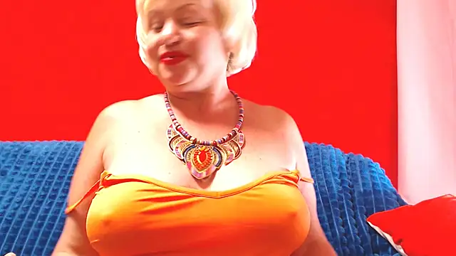 NaughtyMILF4UX