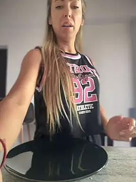 RaquelleDevon webcam