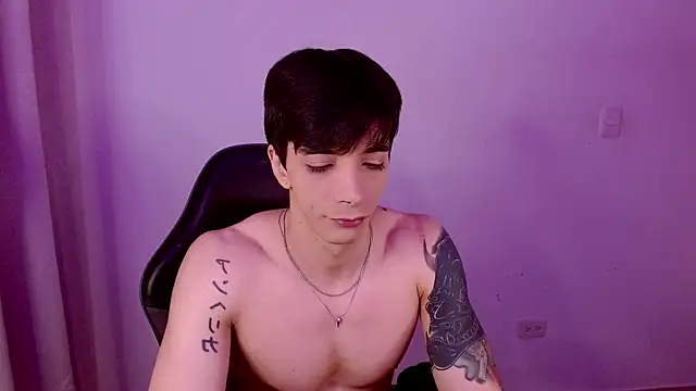H3ll_B0I webcam
