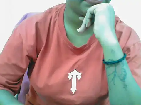 LovingPihu webcam