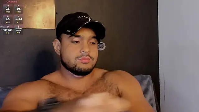 Big_furry_bear13 webcam