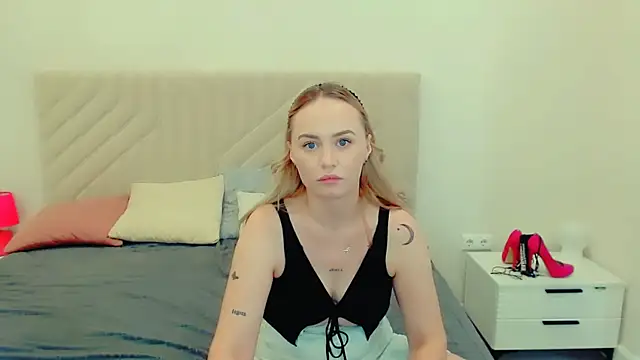LiluMoon__ webcam