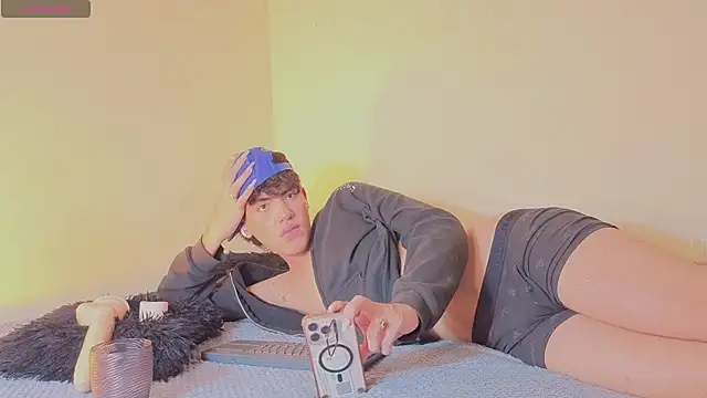 max_femboy webcam