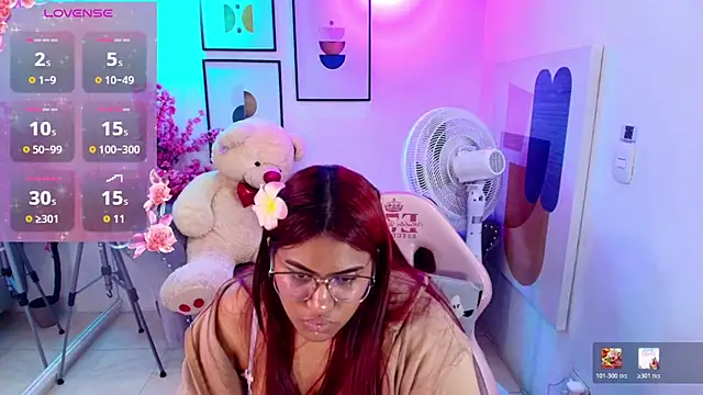 Charlotte_stoone webcam