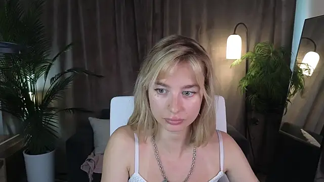 NoraMoreau webcam