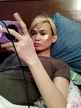 QueenSoreal webcam