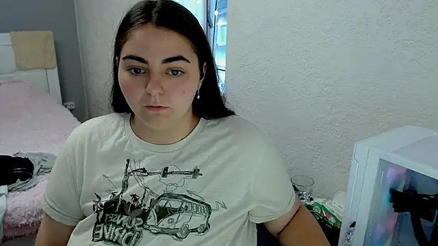 kitsune_8 live cam on StripChat