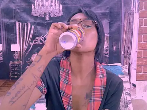 IndianRebel4u2Luv live cam on StripChat