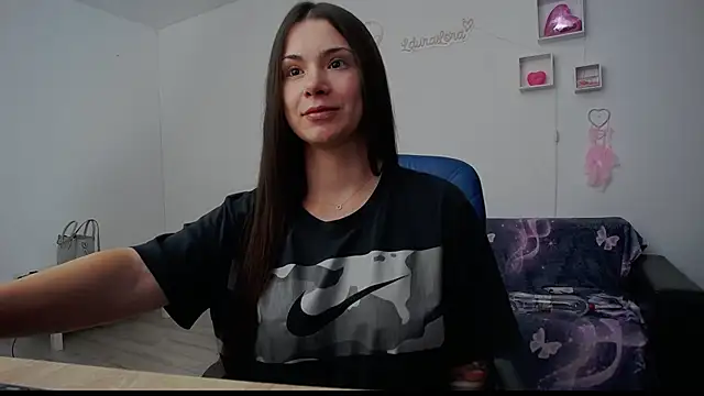 LauraLora3 webcam