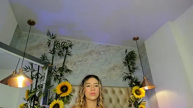 LittleeJaz webcam