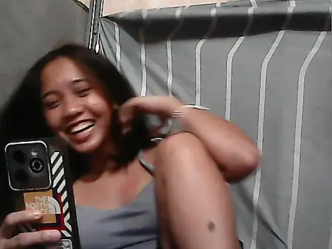 Yours_AsianPinayGirl18 webcam