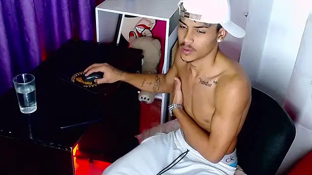 angel_foxc13 (M twink) - Happy happy Angel..!!😍