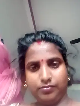 Mnisha6619 webcam