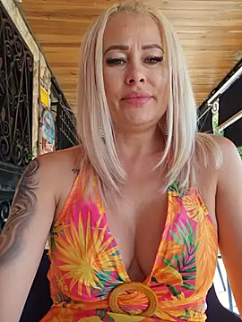 MILFBARBY Live Web Cam Show
