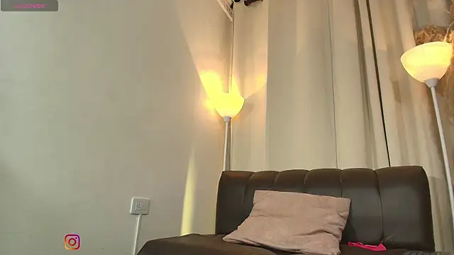 Aliana_Rouse webcam