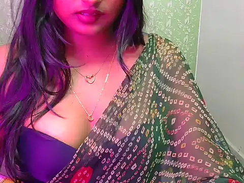 Hot-navyaa webcam