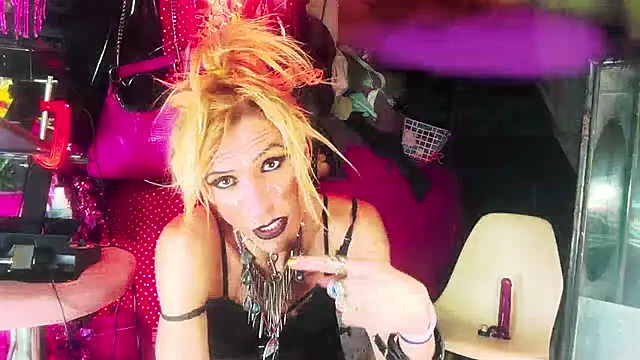 TgirlBrat live sex cam