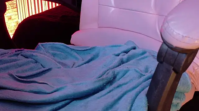 mia_hernnandez live cam on StripChat