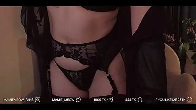 Mamiemeow live cam on StripChat