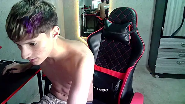 pablito_junior11 - Pablito_Junior11's free webcam - UK Sex Cams
