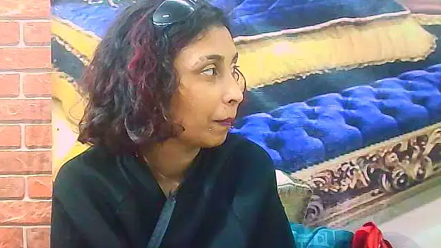 IndianSexyButt webcam