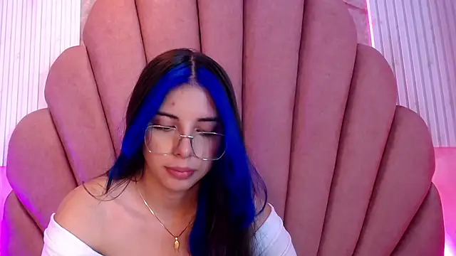 Kyomi_Hunt webcam
