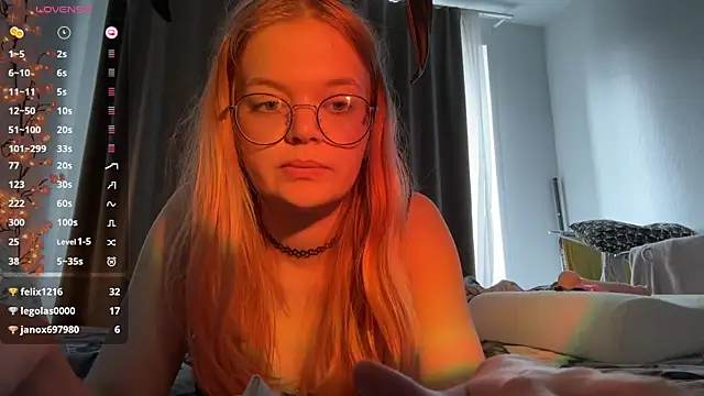 ellyclacher webcam