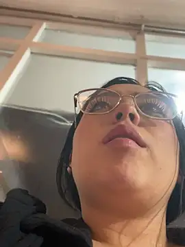 IvyRoose_Pink webcam