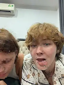 IceMur Live Web Cam Show
