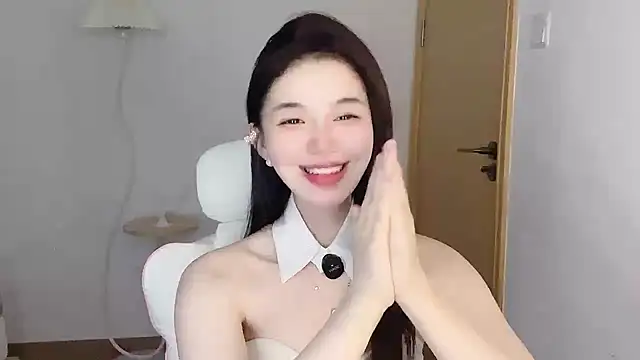 Annie-3 live webcam