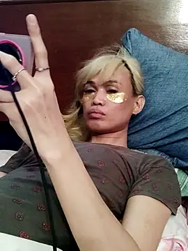 queensoreal (T milf) - Save me ,my heart is heavy...cum💦