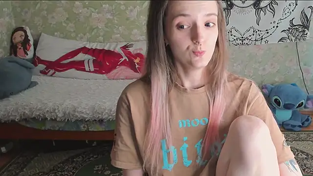Cutie_Adelia live cam on StripChat