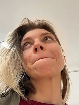 ValenciaShock live sex cam