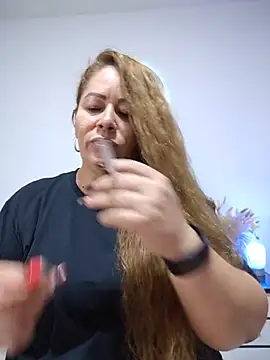 SluttyMilf79 webcam