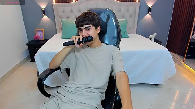 Tommy18__ webcam