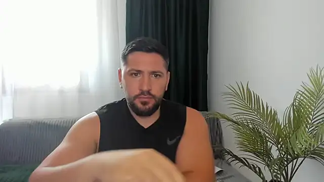 Gold_Alpha_Boy webcam