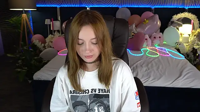 LizzaMoonn webcam