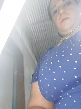 Strongshemail webcam