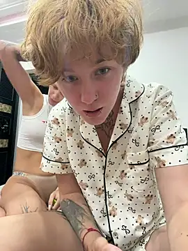IceMur live sex cam