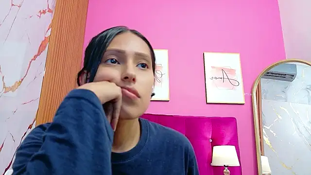 yourcuteneighbourr webcam