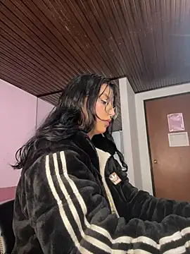 GabyLopez_Pink webcam