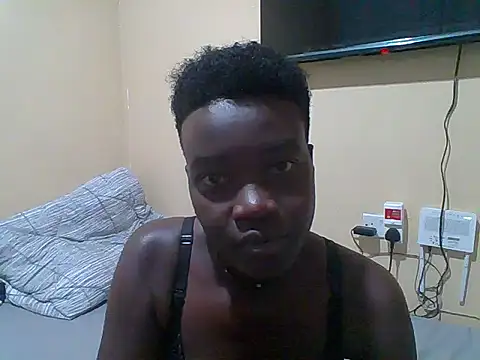 Pretty-Leaa webcam