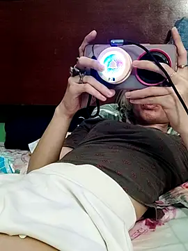 QueenSoreal webcam