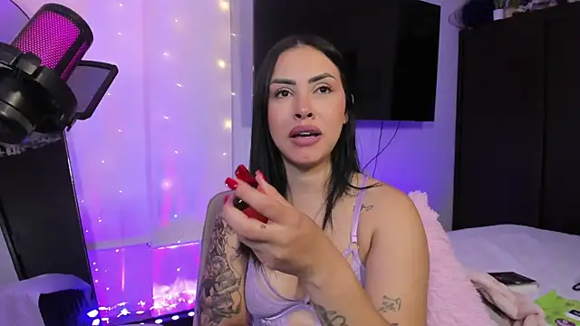 Maya_Bluee webcam
