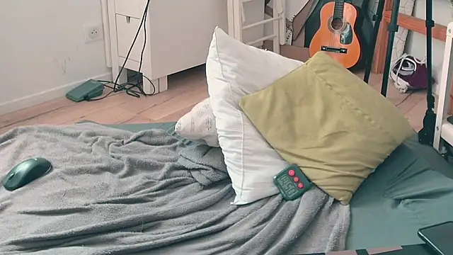 CeriseLapine webcam