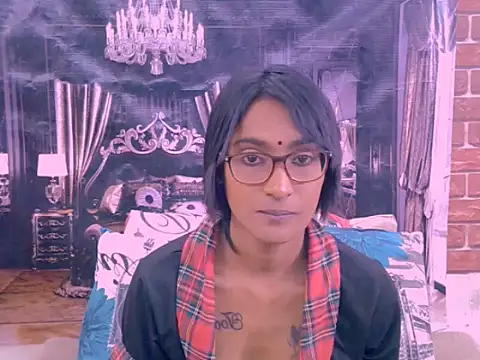 IndianRebel4u2Luv webcam