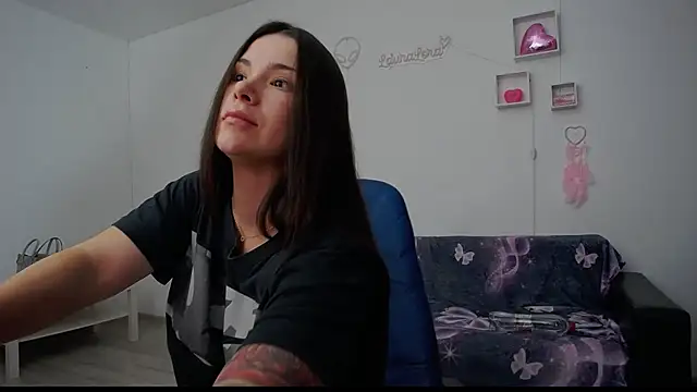 LauraLora3 webcam