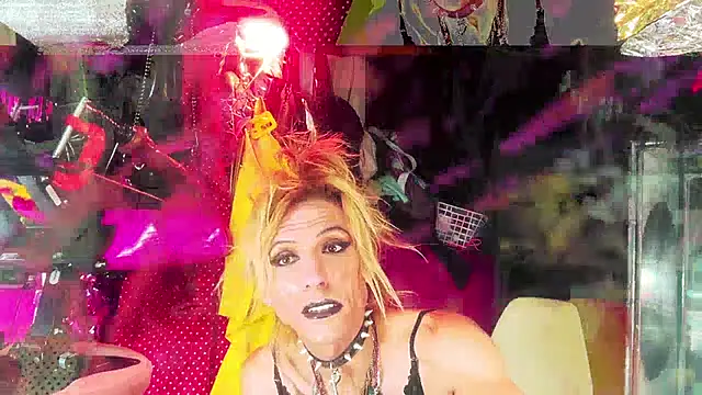 TgirlBrat webcam